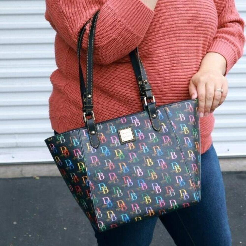 Dooney And Bourke Db75 It Zip Top Black Multi Coated Canvas Tote - Picture 2 of 11